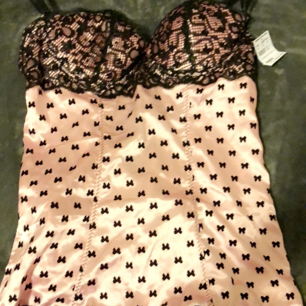 Satin and lace chemise - Picture 2 of 6